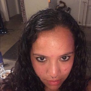 Meet your Posher, Liz